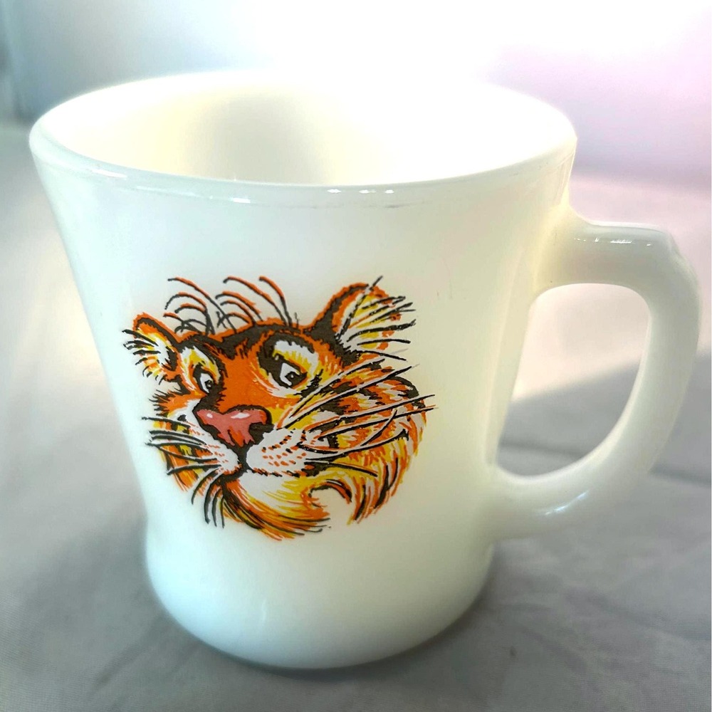 Anchor‎ Hocking Tony the Tiger Fire King milk glass mid century vintage mug